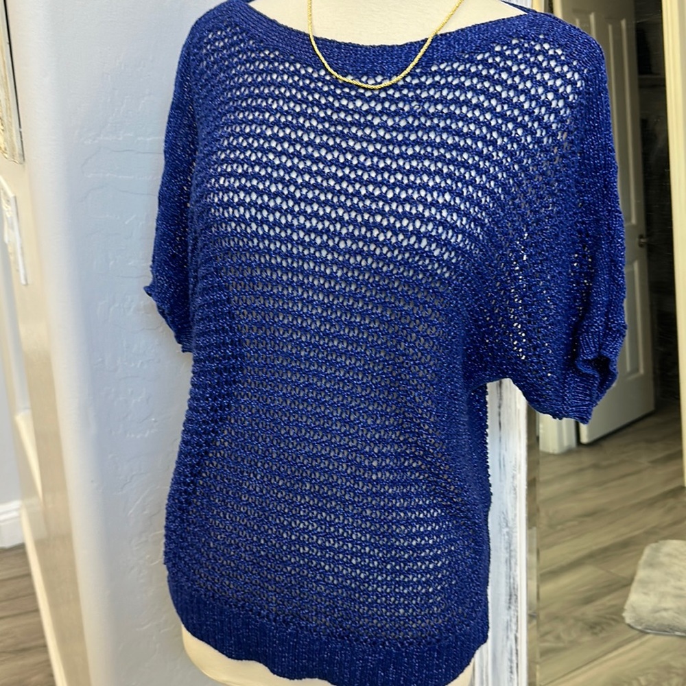 Chicos size 1 new without tags royal blue shirt sleeve ladies top